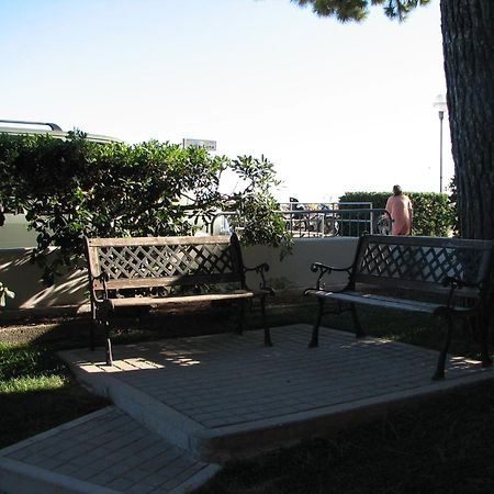 Monica Apartment Bibione Bagian luar foto
