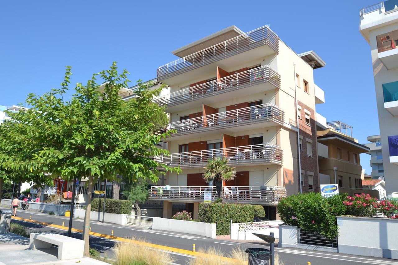 Monica Apartment Bibione Bagian luar foto